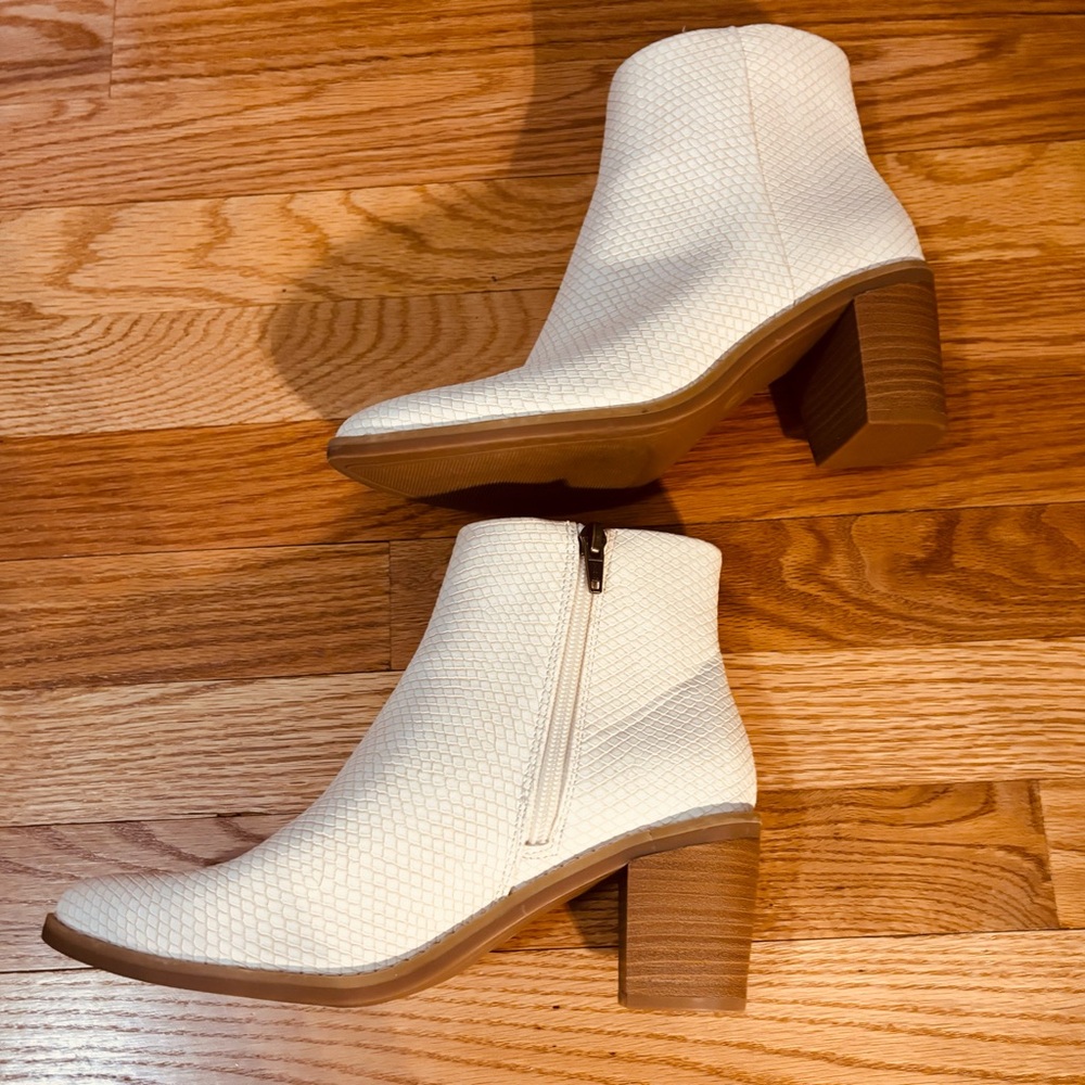 Universal Thread Ankle Boots - image 3